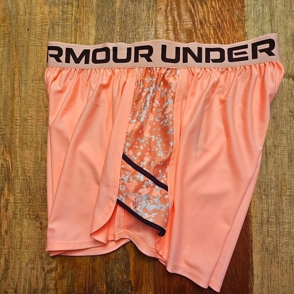 Under Armour women's shorts - Picture 3 of 3